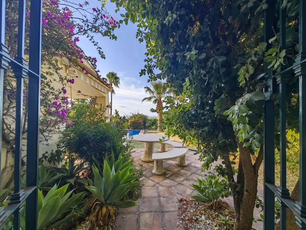 3 soveværelse Villa til salg i Estepona med swimmingpool - € 1.200.000 (Ref: 9540259)