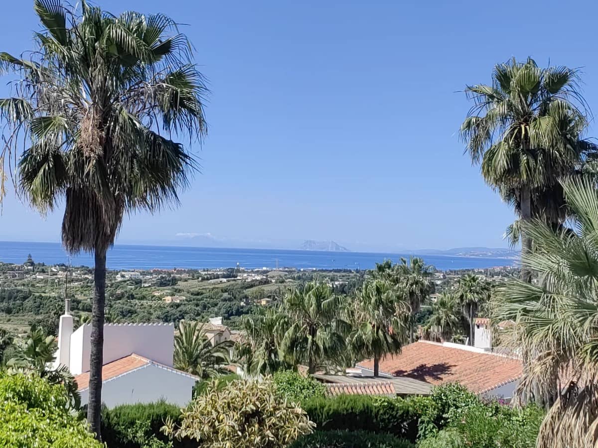3 soveværelse Villa til salg i Estepona med swimmingpool - € 1.200.000 (Ref: 9540259)