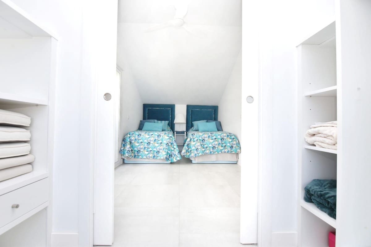 4 soveværelse Villa til salg i Benalmadena med swimmingpool garage - € 1.200.000 (Ref: 9540263)