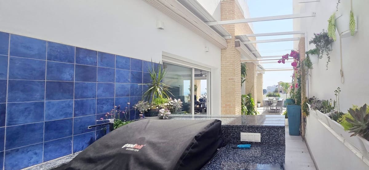 4 soveværelse Villa til salg i Benalmadena med swimmingpool garage - € 1.200.000 (Ref: 9540263)