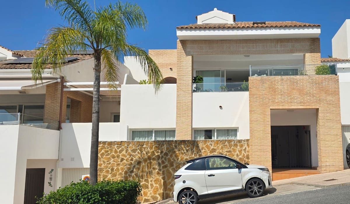 4 soveværelse Villa til salg i Benalmadena med swimmingpool garage - € 1.200.000 (Ref: 9540263)