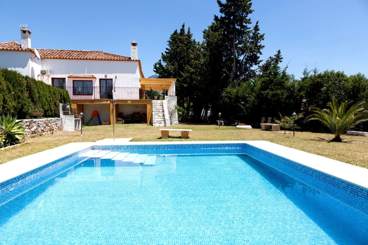 5 soverom Villa til salgs i Mijas med svømmebasseng garasje - € 1 200 000 (Ref: 9540264)
