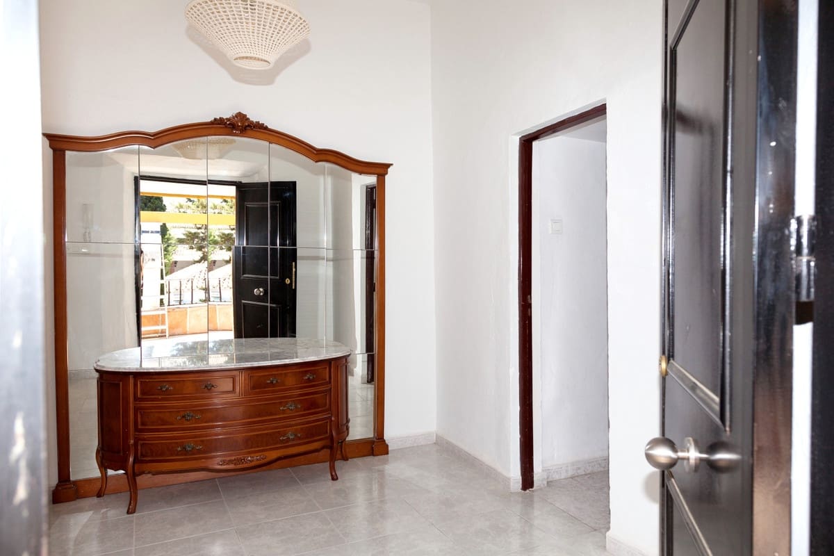 5 soverom Villa til salgs i Mijas med svømmebasseng garasje - € 1 200 000 (Ref: 9540264)