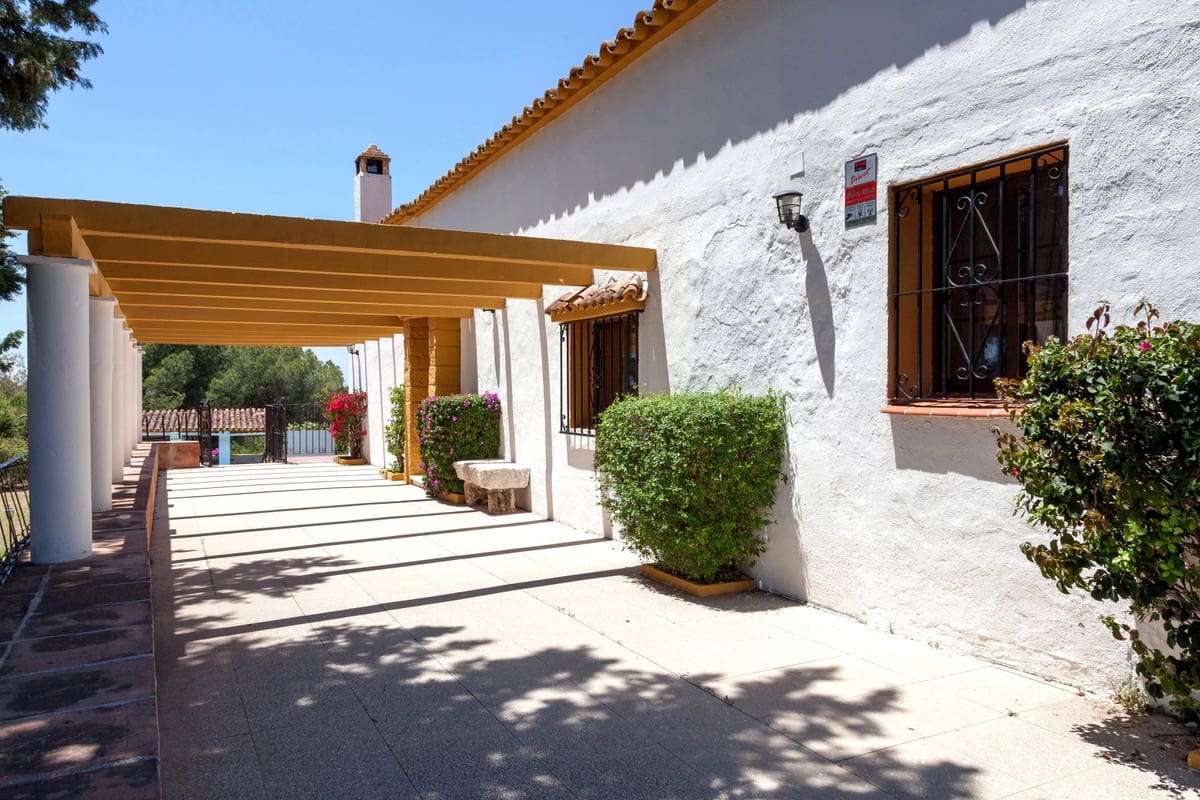 5 soverom Villa til salgs i Mijas med svømmebasseng garasje - € 1 200 000 (Ref: 9540264)