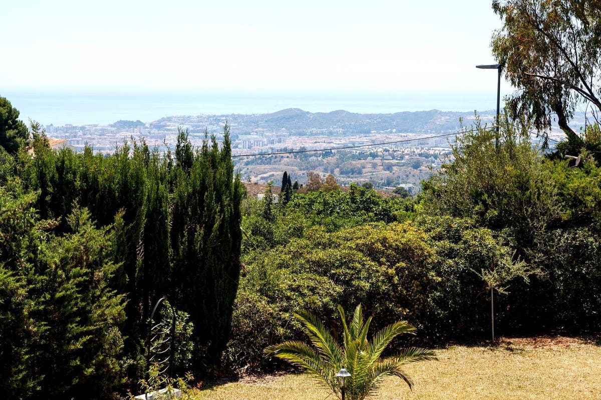 5 soverom Villa til salgs i Mijas med svømmebasseng garasje - € 1 200 000 (Ref: 9540264)
