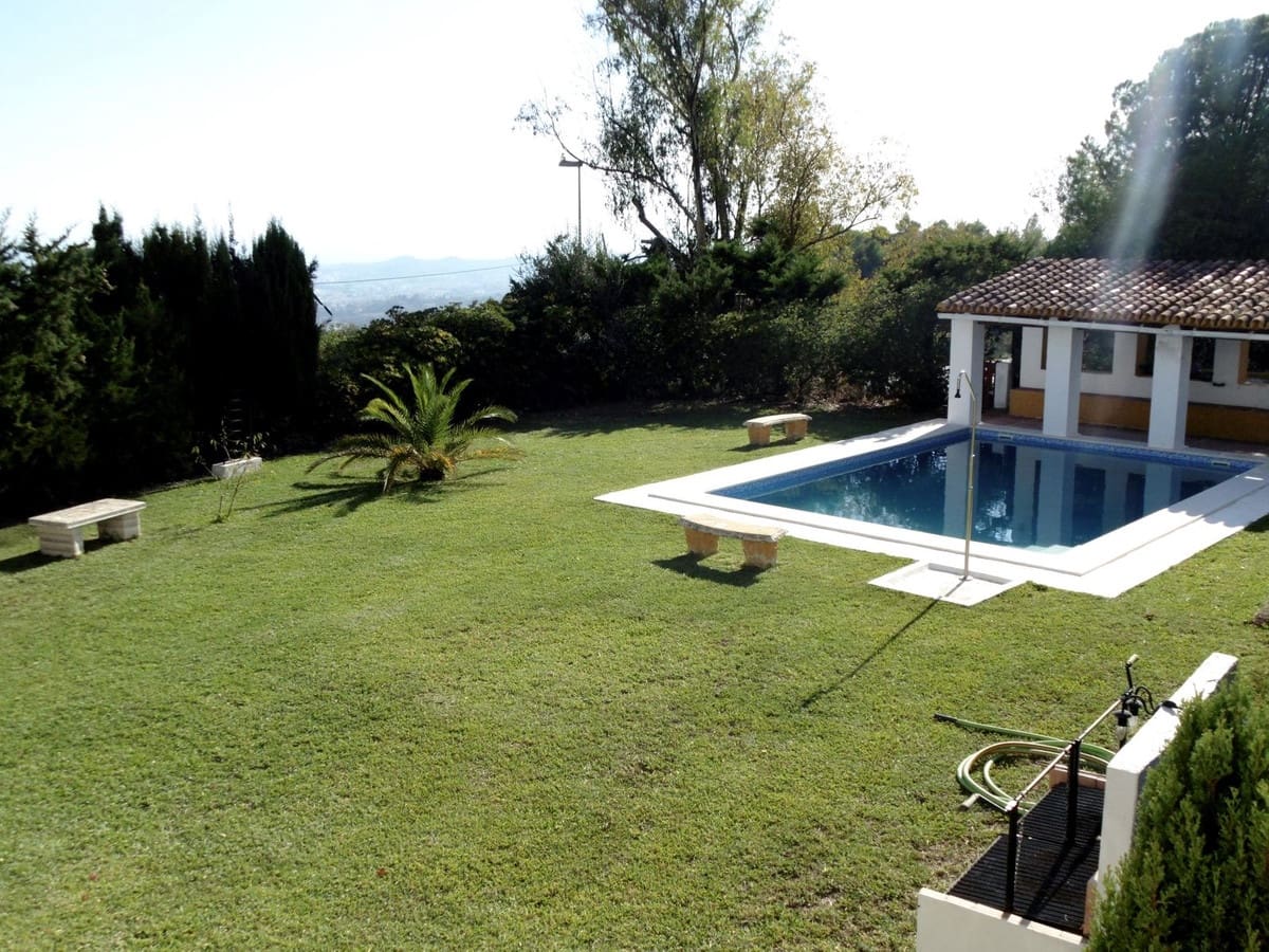 5 soverom Villa til salgs i Mijas med svømmebasseng garasje - € 1 200 000 (Ref: 9540264)
