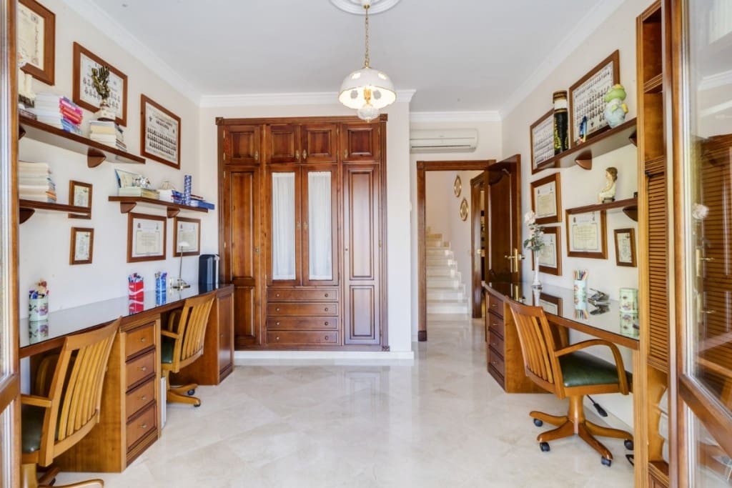 6 sypialnia Willa na sprzedaż w Alhaurin el Grande z basenem garażem - 1 200 000 € (Ref: 9540267)