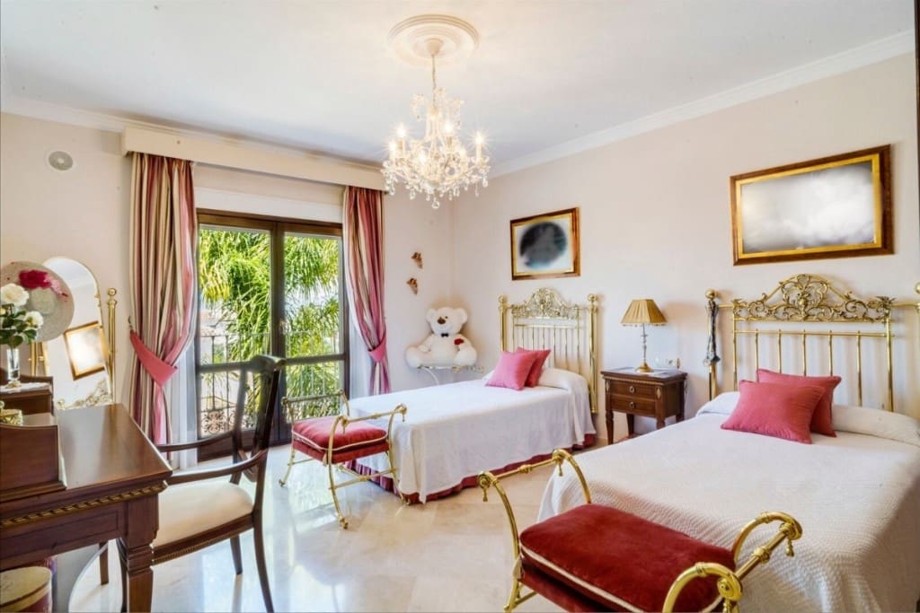 6 sypialnia Willa na sprzedaż w Alhaurin el Grande z basenem garażem - 1 200 000 € (Ref: 9540267)