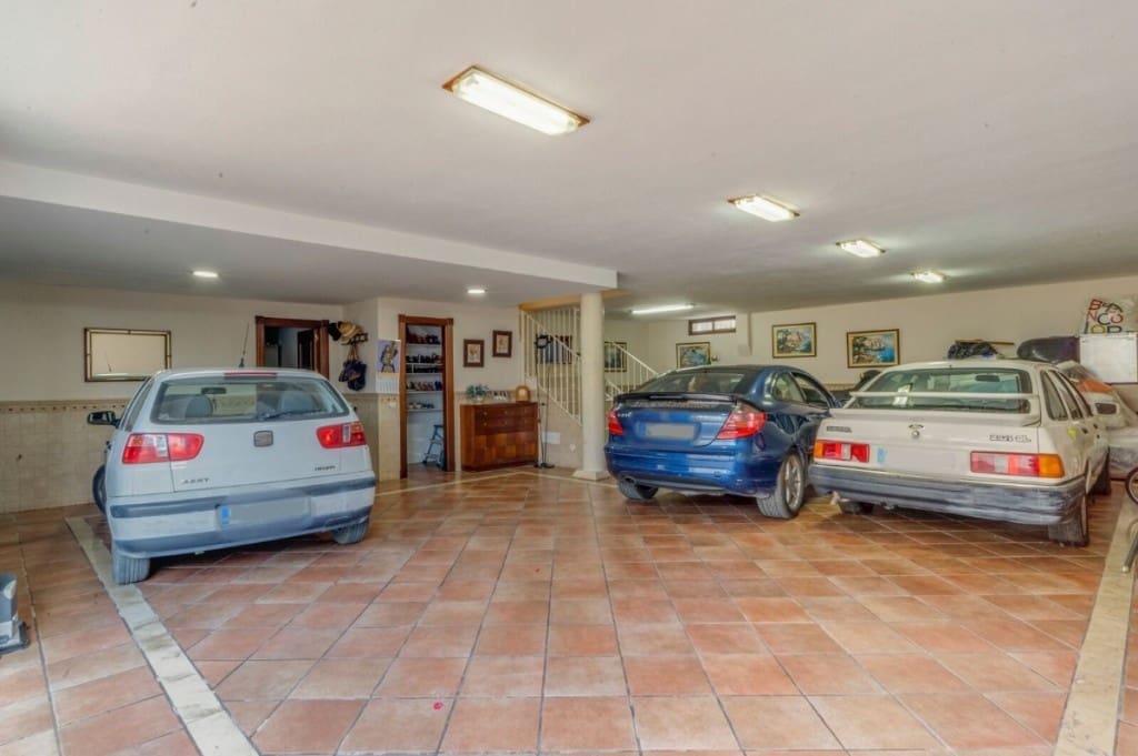 6 sypialnia Willa na sprzedaż w Alhaurin el Grande z basenem garażem - 1 200 000 € (Ref: 9540267)