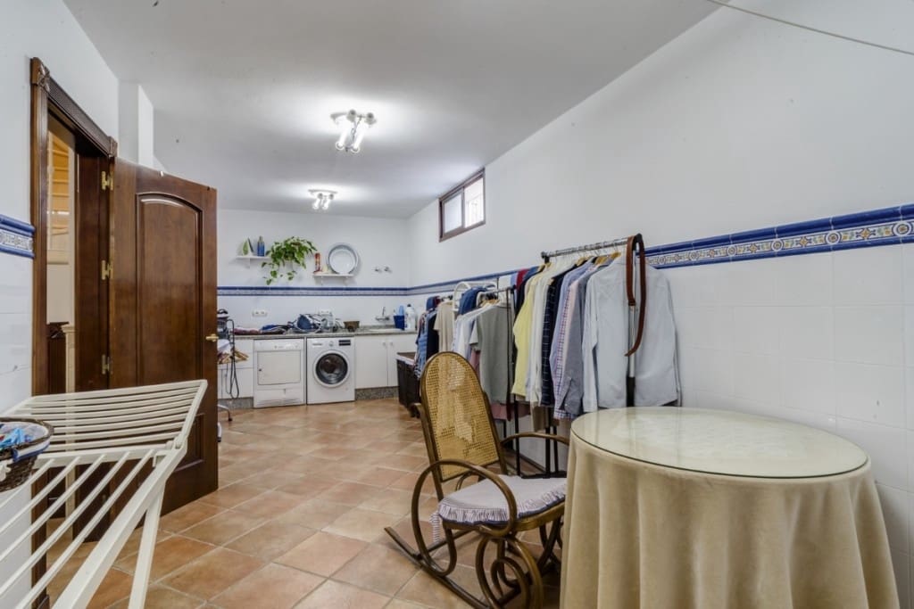 6 sypialnia Willa na sprzedaż w Alhaurin el Grande z basenem garażem - 1 200 000 € (Ref: 9540267)