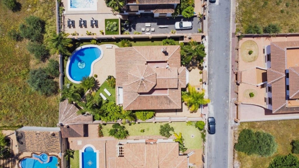 6 sypialnia Willa na sprzedaż w Alhaurin el Grande z basenem garażem - 1 200 000 € (Ref: 9540267)