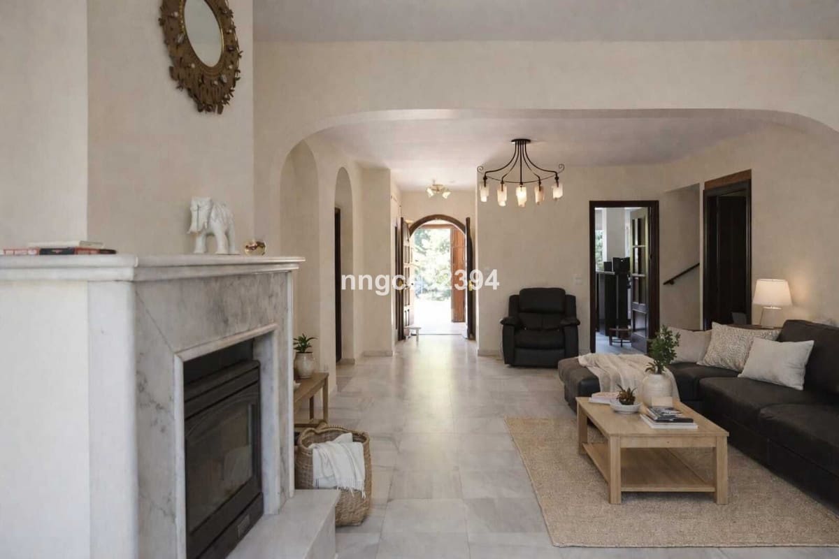 7 bedroom Villa for sale in Sotogrande with pool - € 999,000 (Ref: 9540268)