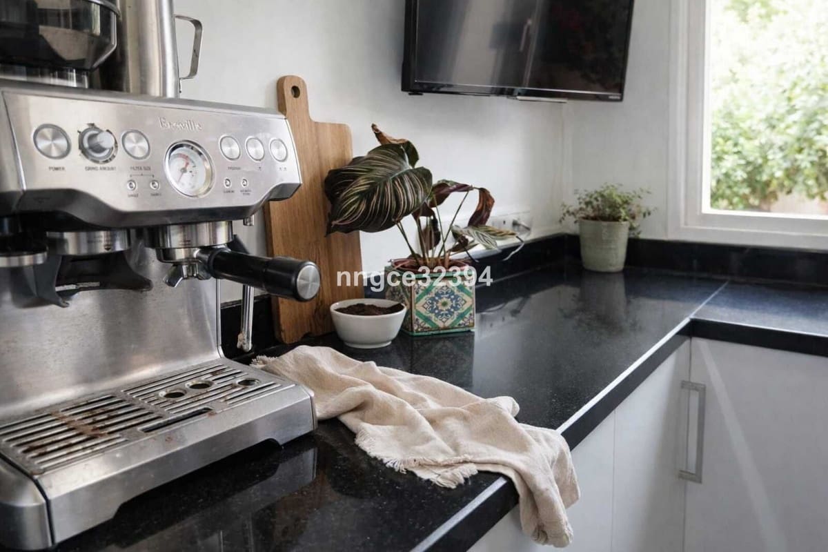 7 bedroom Villa for sale in Sotogrande with pool - € 999,000 (Ref: 9540268)