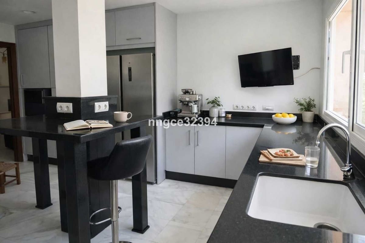 7 bedroom Villa for sale in Sotogrande with pool - € 999,000 (Ref: 9540268)