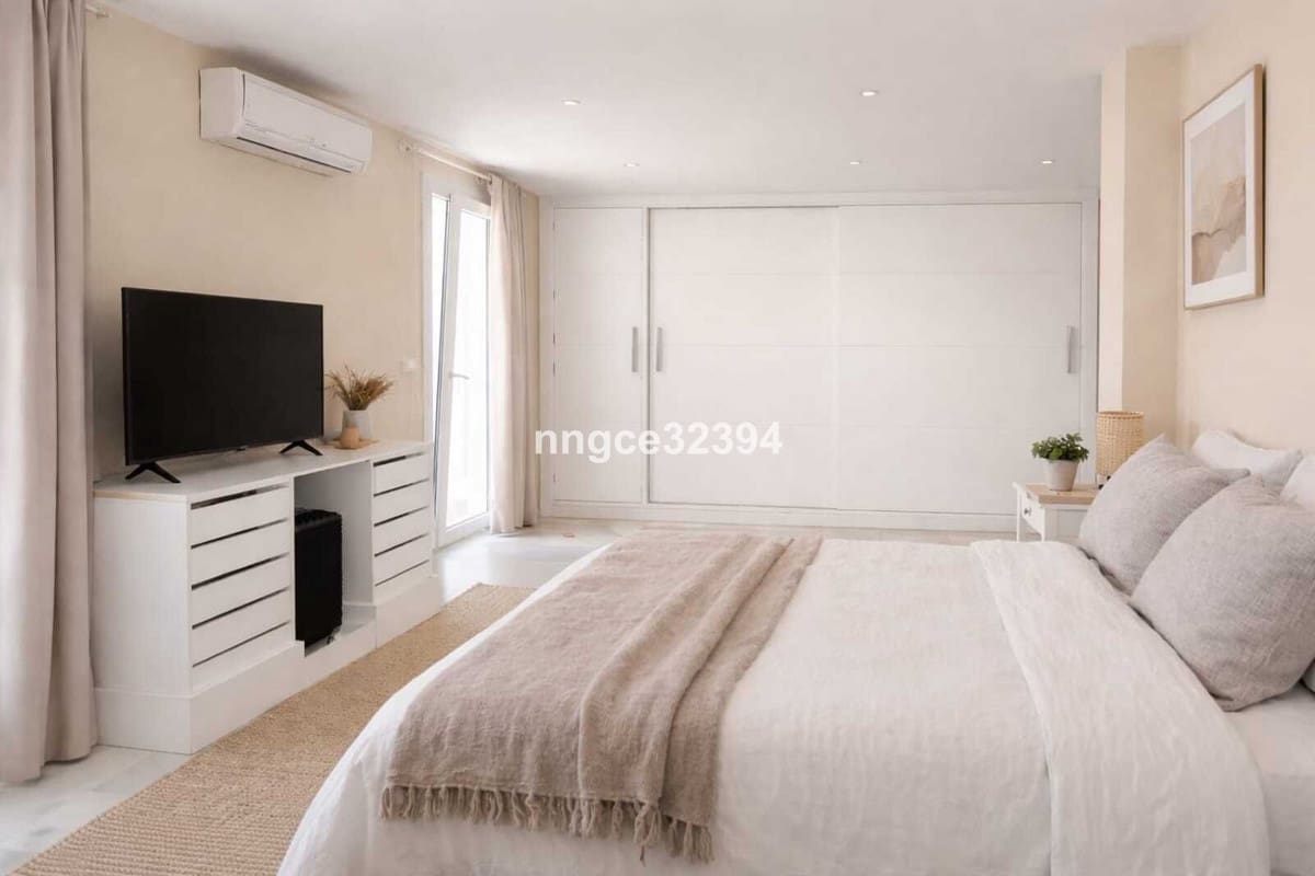 7 bedroom Villa for sale in Sotogrande with pool - € 999,000 (Ref: 9540268)