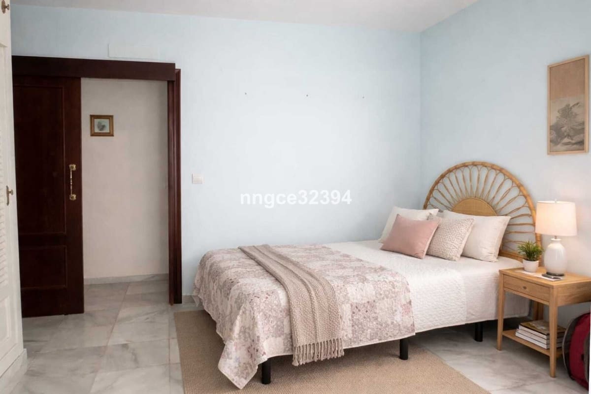 7 bedroom Villa for sale in Sotogrande with pool - € 999,000 (Ref: 9540268)