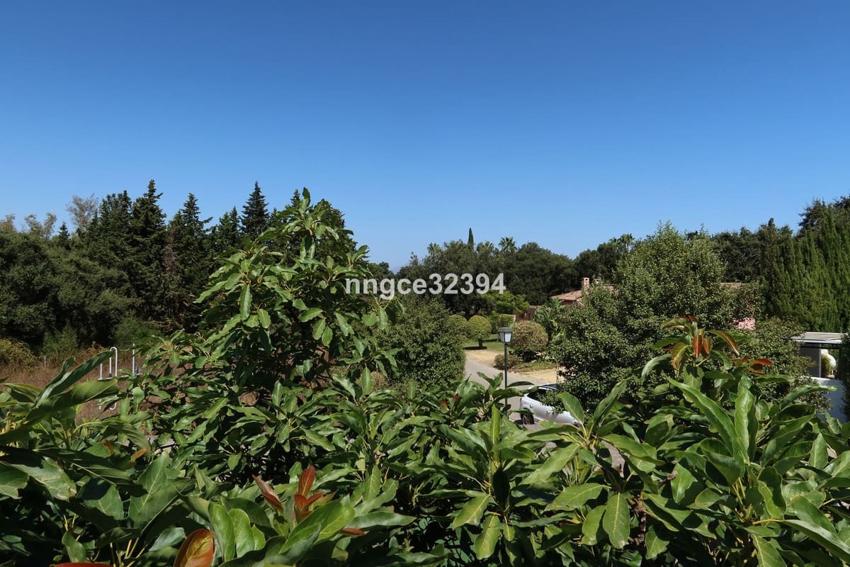 7 bedroom Villa for sale in Sotogrande with pool - € 999,000 (Ref: 9540268)