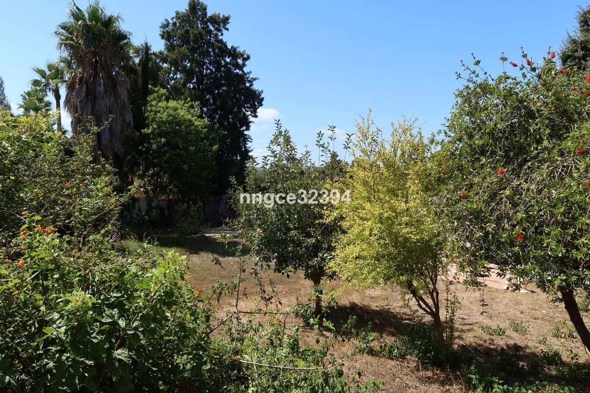 7 bedroom Villa for sale in Sotogrande with pool - € 999,000 (Ref: 9540268)