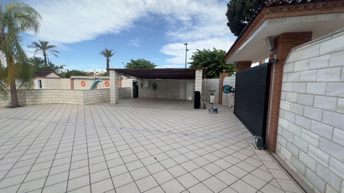 8 camera da letto Villa in vendita in Alhaurin de la Torre con piscina garage - 1.200.000 € (Rif: 9540269)