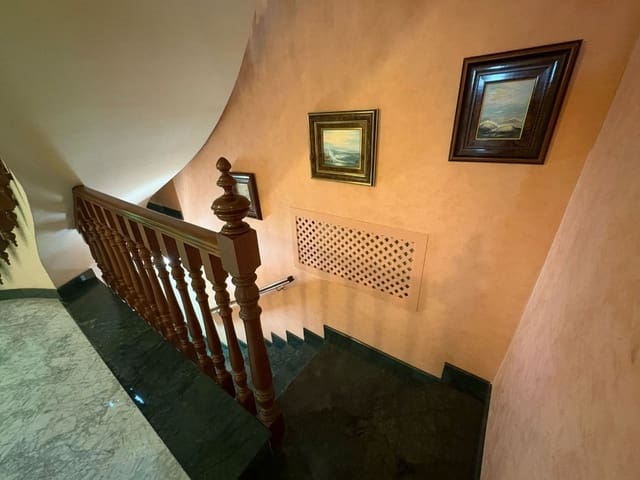 8 sypialnia Willa na sprzedaż w Alhaurín de la Torre z basenem garażem - 1 200 000 € (Ref: 9540269)