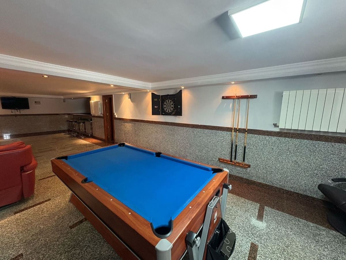 8 bedroom Villa for sale in Alhaurin de la Torre with pool garage - € 1,200,000 (Ref: 9540269)