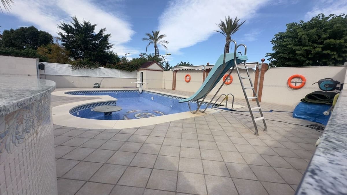 8 bedroom Villa for sale in Alhaurin de la Torre with pool garage - € 1,200,000 (Ref: 9540269)