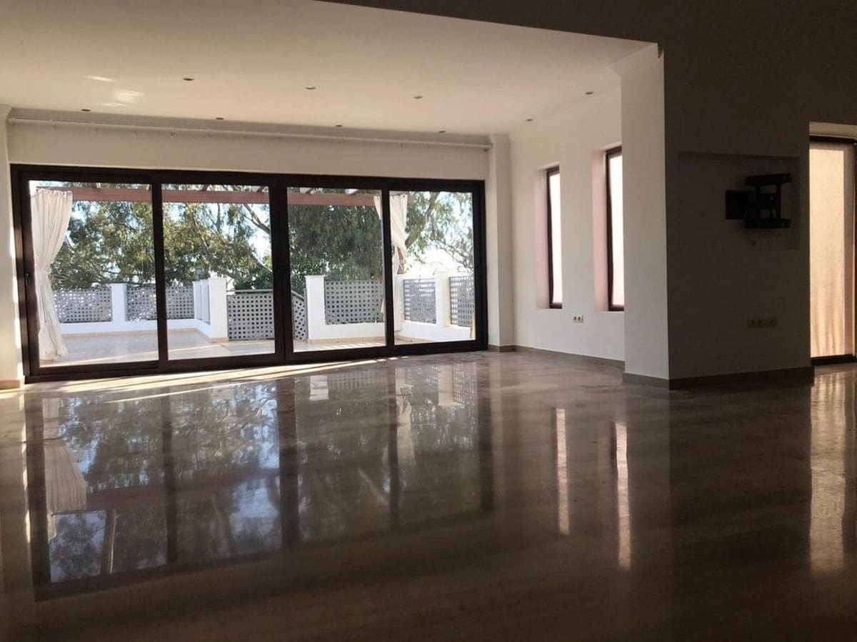 4 makuuhuone Paritalo myytävänä paikassa Benalmadena mukana uima-altaan 
autotalli - 1 200 000 € (Ref: 9540271)