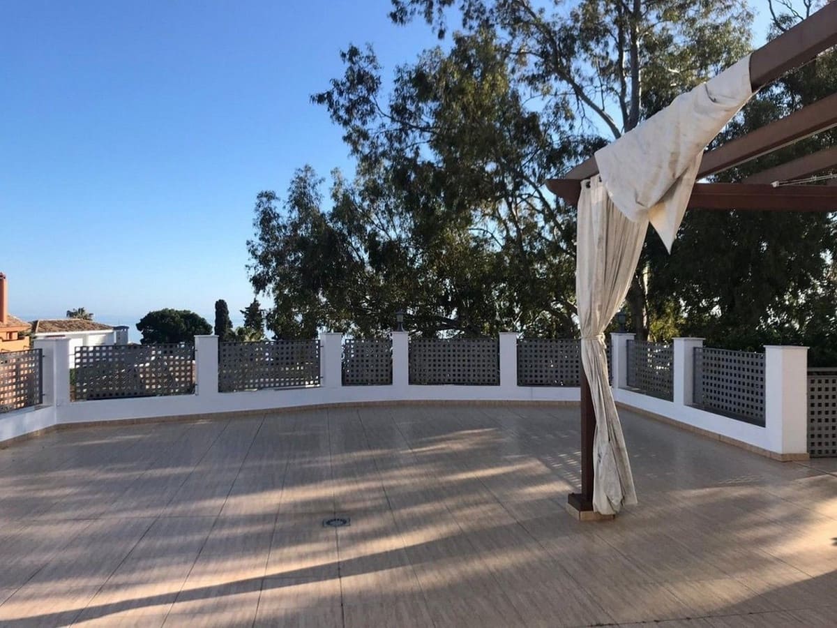 4 makuuhuone Paritalo myytävänä paikassa Benalmadena mukana uima-altaan 
autotalli - 1 200 000 € (Ref: 9540271)