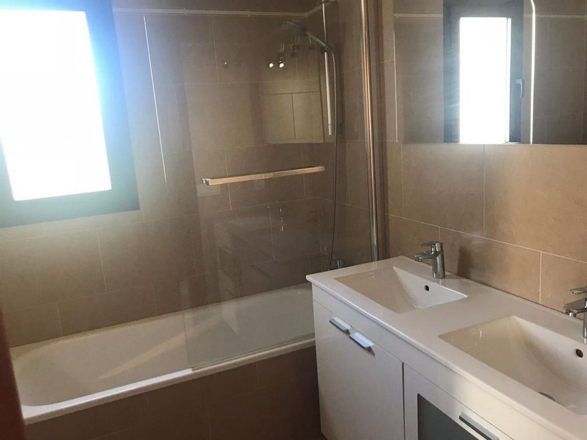 4 makuuhuone Paritalo myytävänä paikassa Benalmadena mukana uima-altaan 
autotalli - 1 200 000 € (Ref: 9540271)