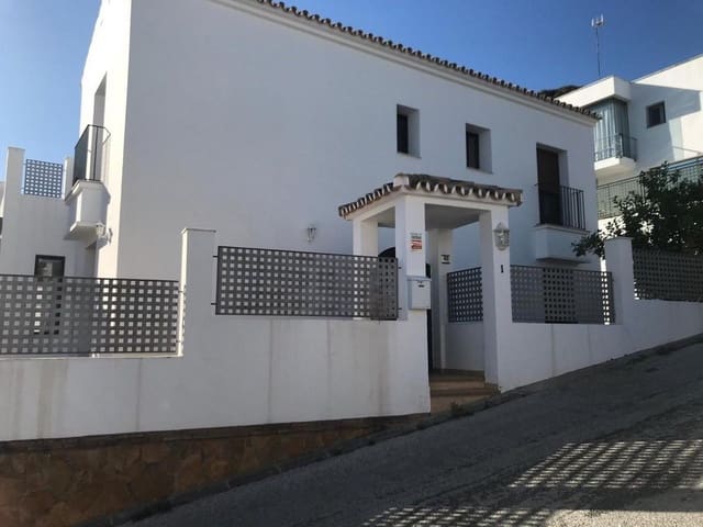 4 makuuhuone Paritalo myytävänä paikassa Montealto - Monterrey, Benalmádena mukana uima-altaan 
autotalli - 1 200 000 € (Ref: 9540271)