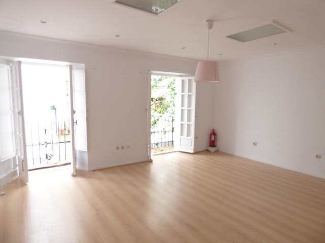 2 bedroom Townhouse for sale in Marbella - € 1,200,000 (Ref: 9540272)