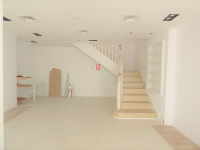 2 bedroom Townhouse for sale in Marbella - € 1,200,000 (Ref: 9540272)