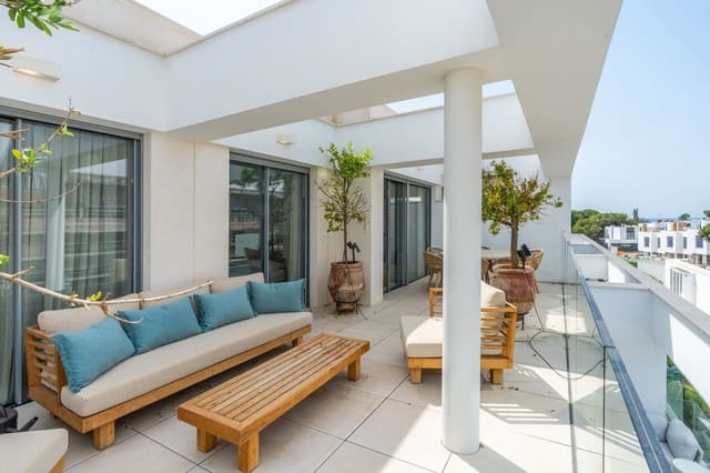 Ático de 3 habitaciones en Elviria, Marbella en venta con piscina garaje - 1.249.500 € (Ref: 9540279)