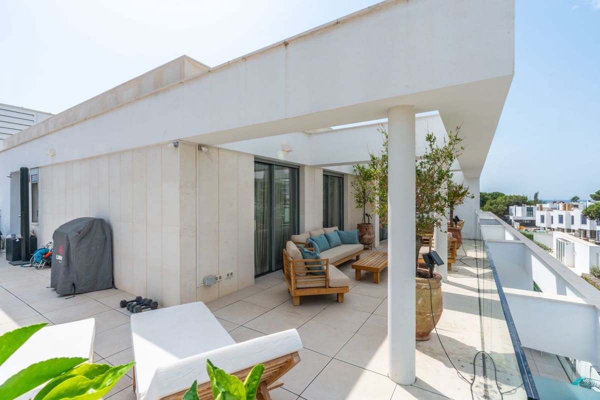 Ático de 3 habitaciones en Elviria en venta con piscina garaje - 1.249.500 € (Ref: 9540279)