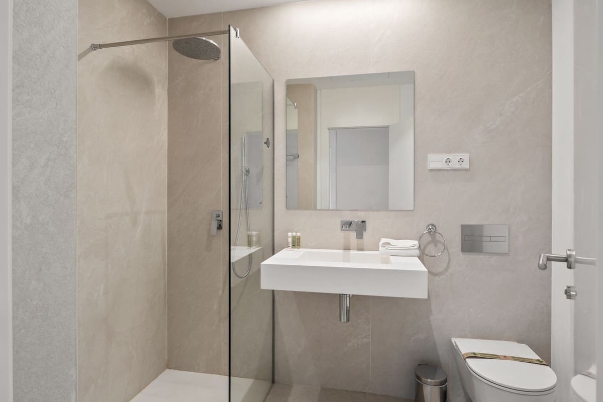 3 Zimmer Apartment zu verkaufen in Torremolinos mit Pool - 1.250.000 € (Ref: 9540281)