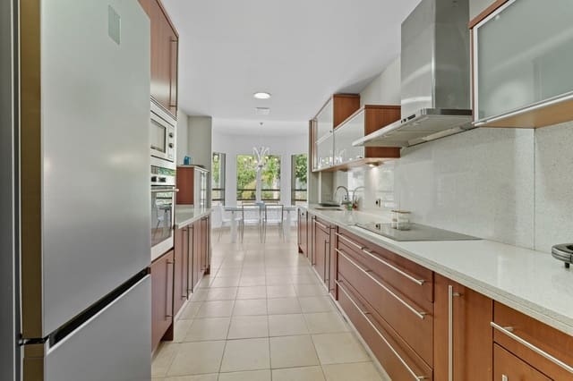 Apartamento de 3 habitaciones en Sierra Blanca, Marbella en venta con piscina garaje - 1.250.000 € (Ref: 9540283)