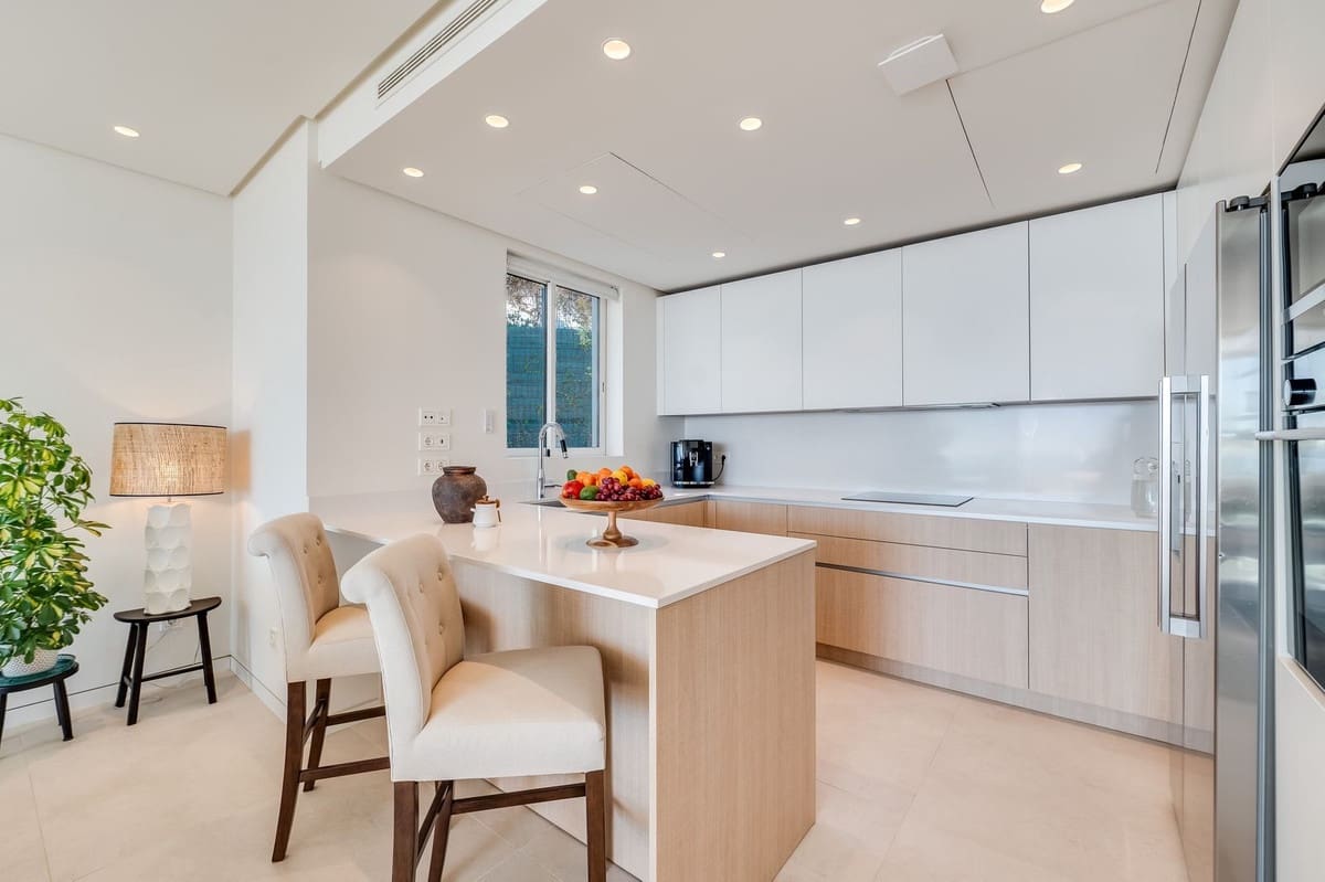 3 quarto Apartamento para venda em Ojen com piscina garagem - 1 250 000 € (Ref: 9540284)