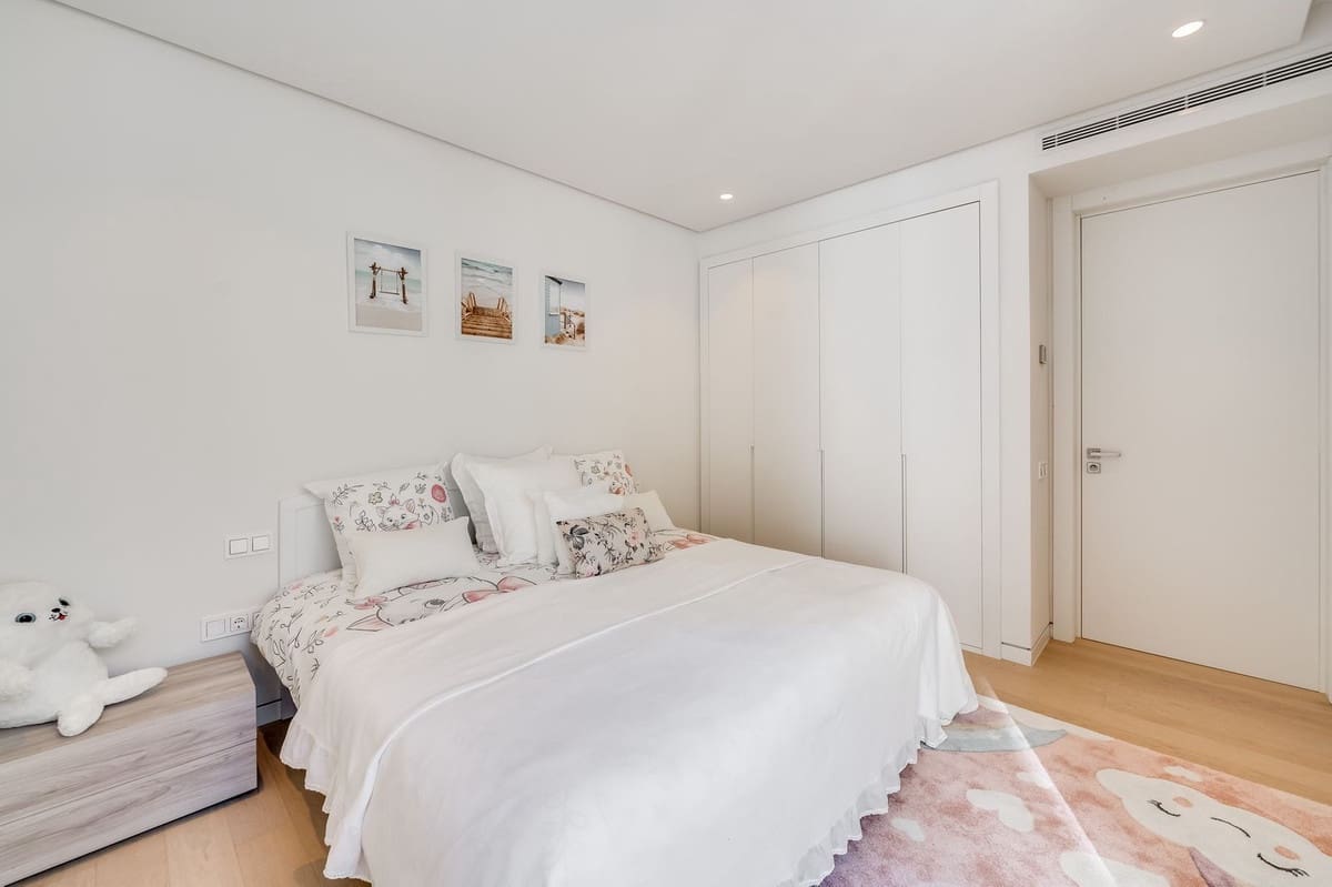 3 quarto Apartamento para venda em Ojen com piscina garagem - 1 250 000 € (Ref: 9540284)