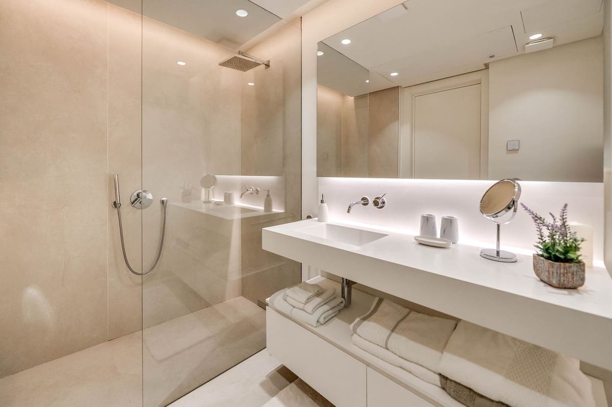 3 quarto Apartamento para venda em Ojen com piscina garagem - 1 250 000 € (Ref: 9540284)