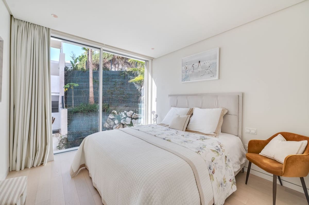 3 quarto Apartamento para venda em Ojen com piscina garagem - 1 250 000 € (Ref: 9540284)