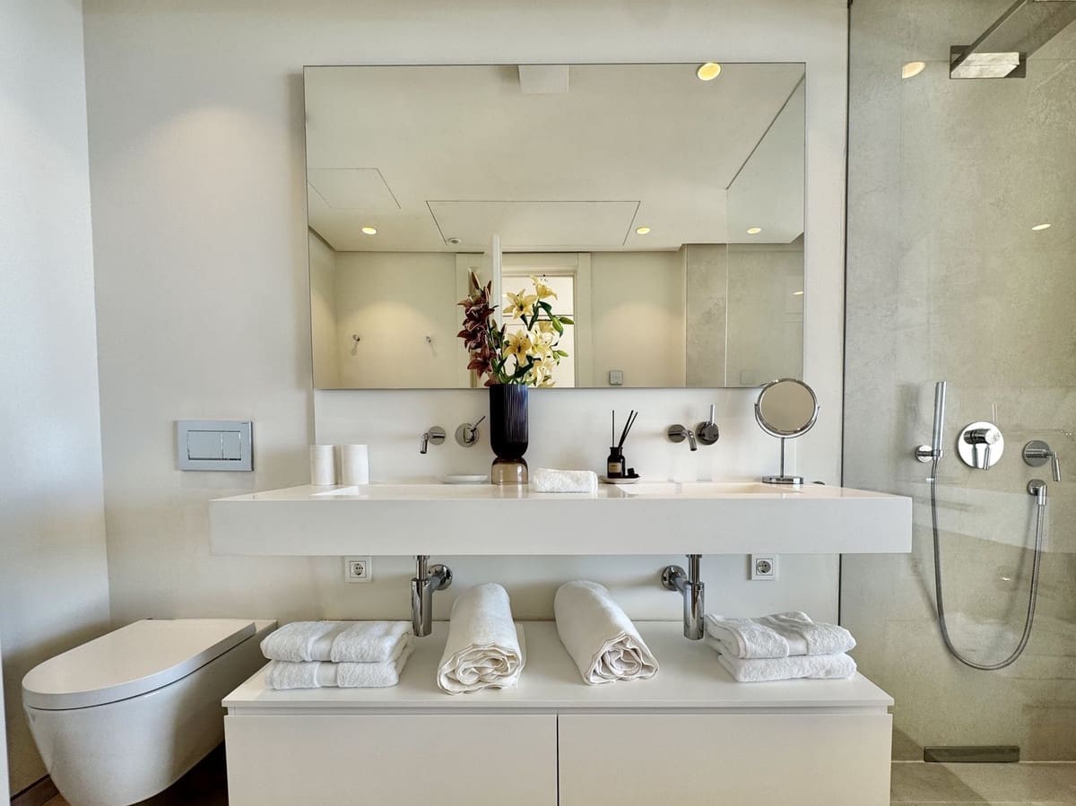 3 quarto Apartamento para venda em Ojen com piscina garagem - 1 250 000 € (Ref: 9540284)