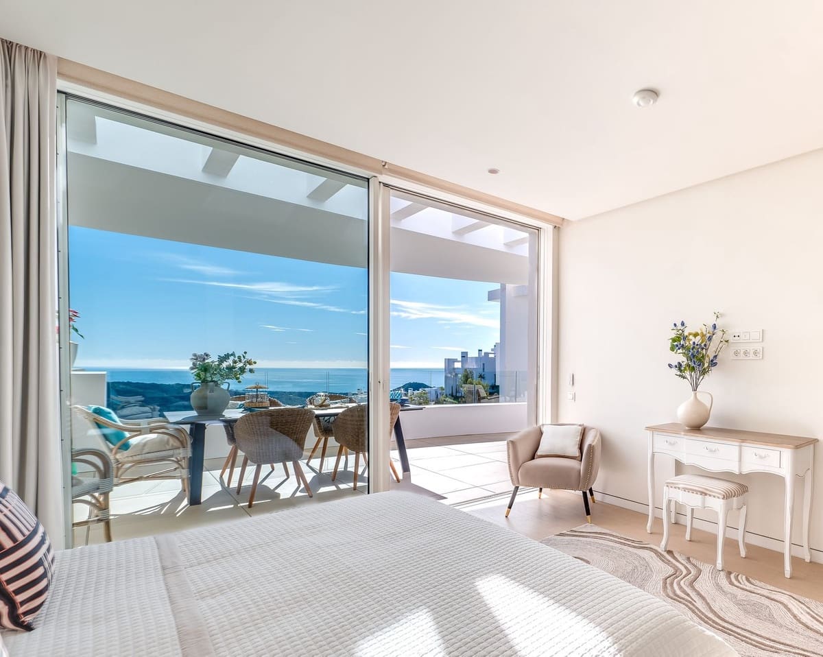 3 quarto Apartamento para venda em Ojen com piscina garagem - 1 250 000 € (Ref: 9540284)