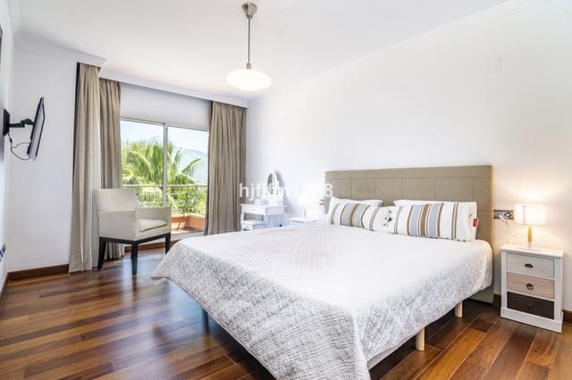 4 soveværelse Lejlighed til salg i La Dama de Noche - La Alzambra, Marbella med swimmingpool - € 1.250.000 (Ref: 9540287)