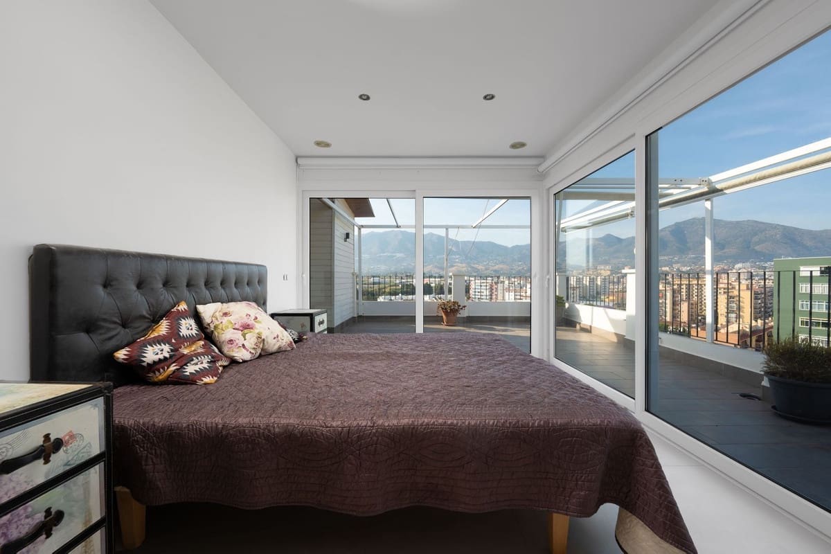 3 quarto Penthouse para venda em Fuengirola com piscina - 1 250 000 € (Ref: 9540288)