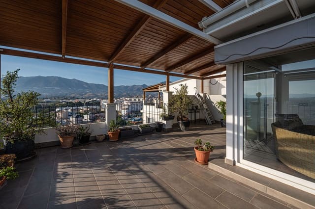 3 quarto Penthouse para venda em Centro ciudad, Fuengirola com piscina - 1 250 000 € (Ref: 9540288)