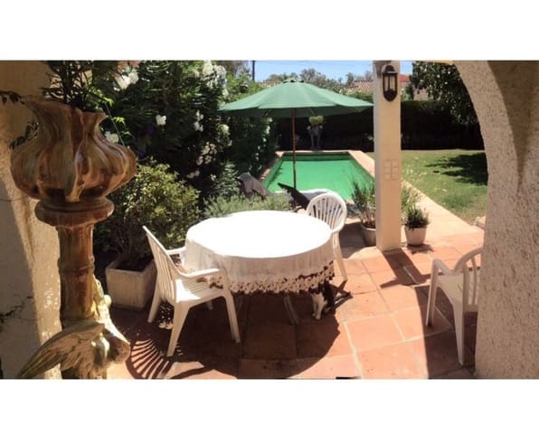 3 soveværelse Villa til salg i San Pedro de Alcántara Pueblo, Marbella med swimmingpool - € 1.250.000 (Ref: 9540289)