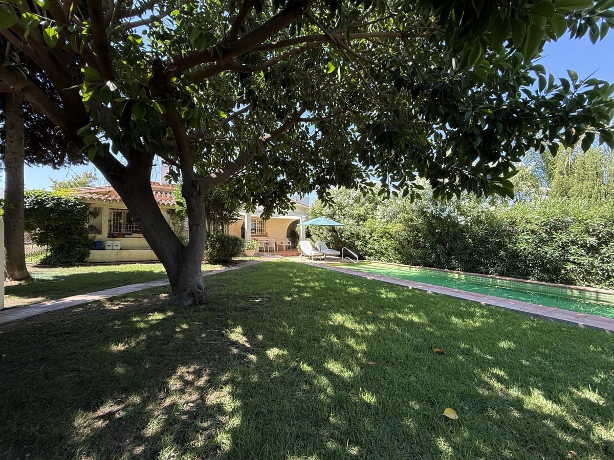 3 soveværelse Villa til salg i San Pedro de Alcantara med swimmingpool - € 1.250.000 (Ref: 9540289)