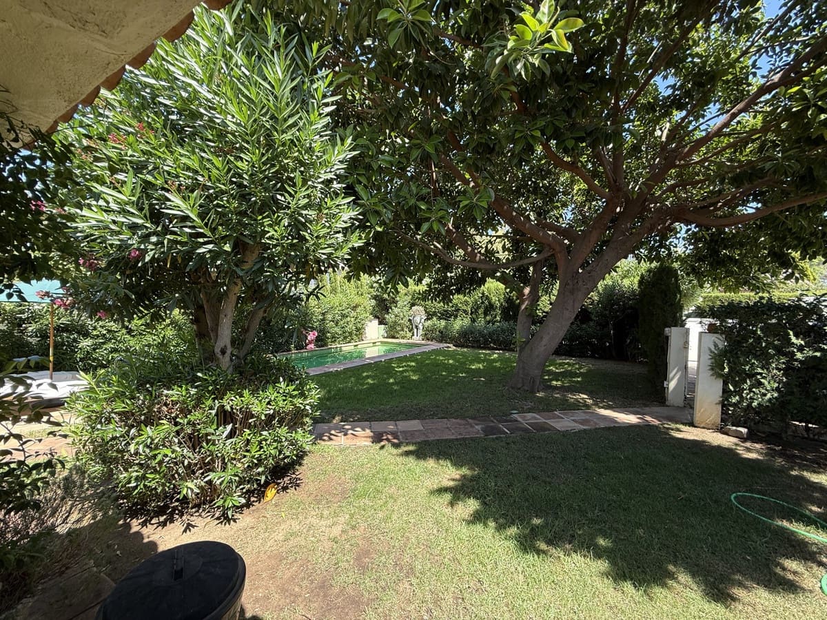 3 soveværelse Villa til salg i San Pedro de Alcantara med swimmingpool - € 1.250.000 (Ref: 9540289)