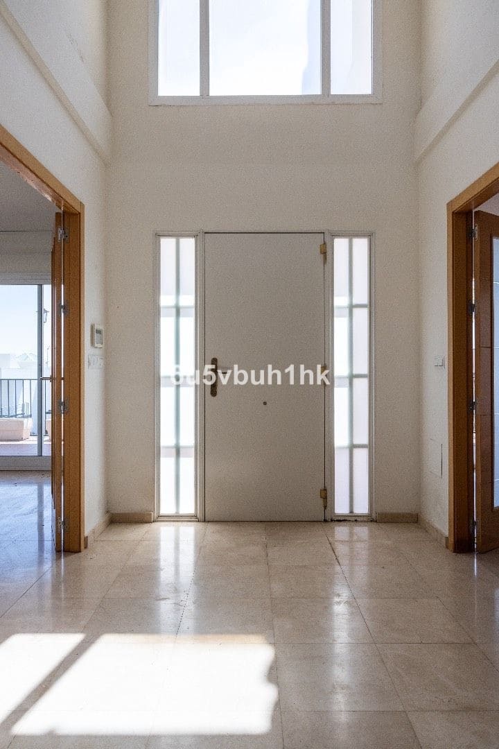 3 slaapkamer Villa te koop in Benalmadena met zwembad - € 1.250.000 (Ref: 9540292)