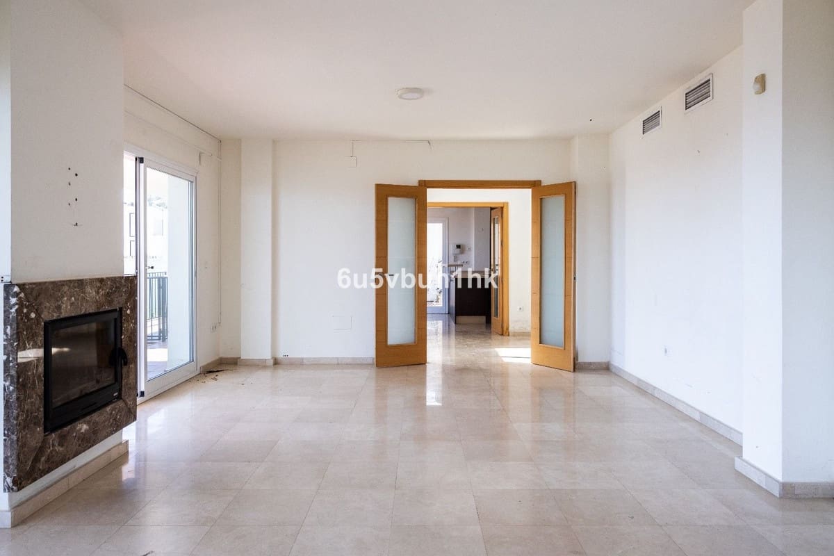 3 bedroom Villa for sale in Benalmadena with pool - € 1,250,000 (Ref: 9540292)